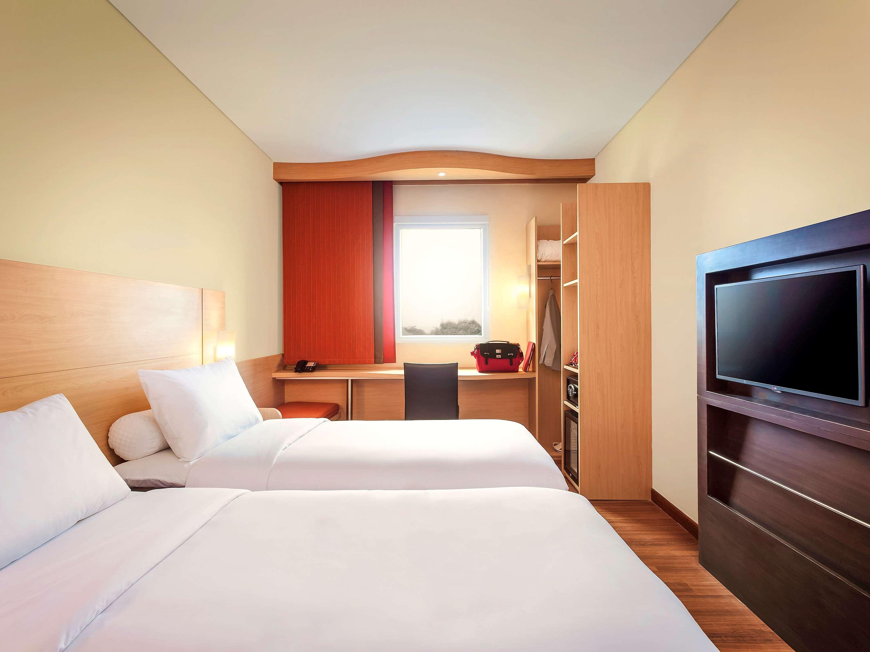 Ibis Makassar City Center Extérieur photo