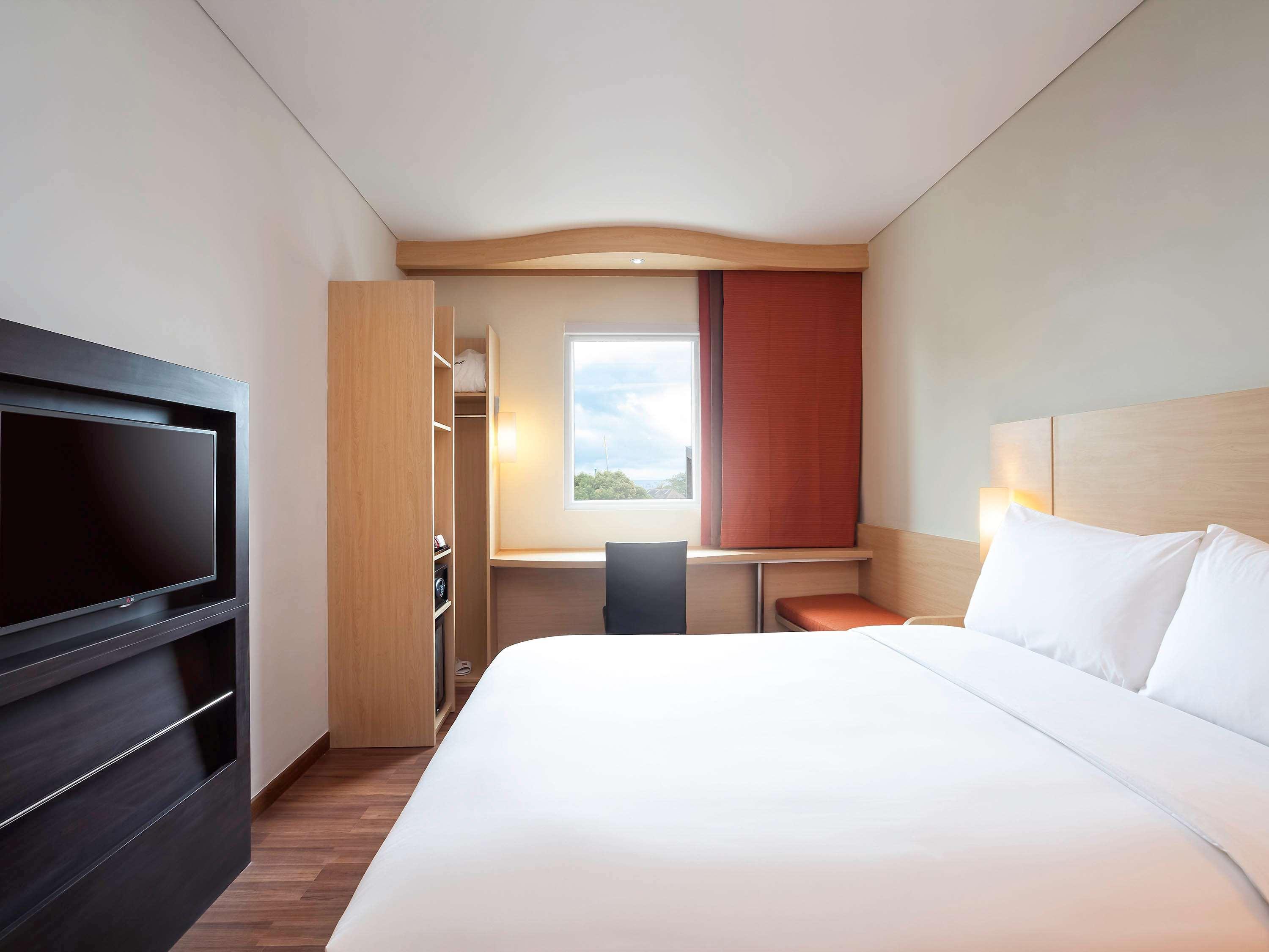 Ibis Makassar City Center Extérieur photo