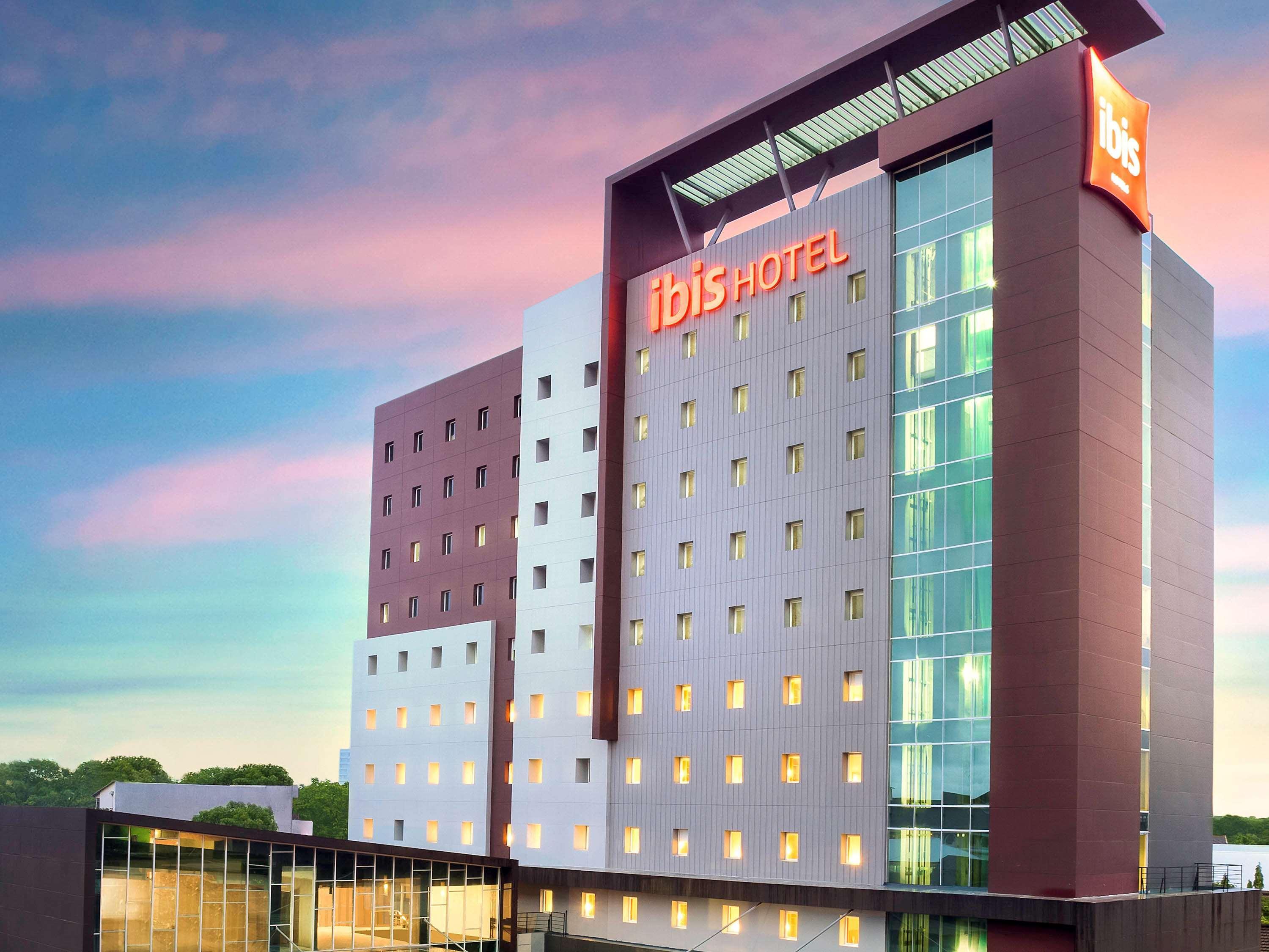Ibis Makassar City Center Extérieur photo