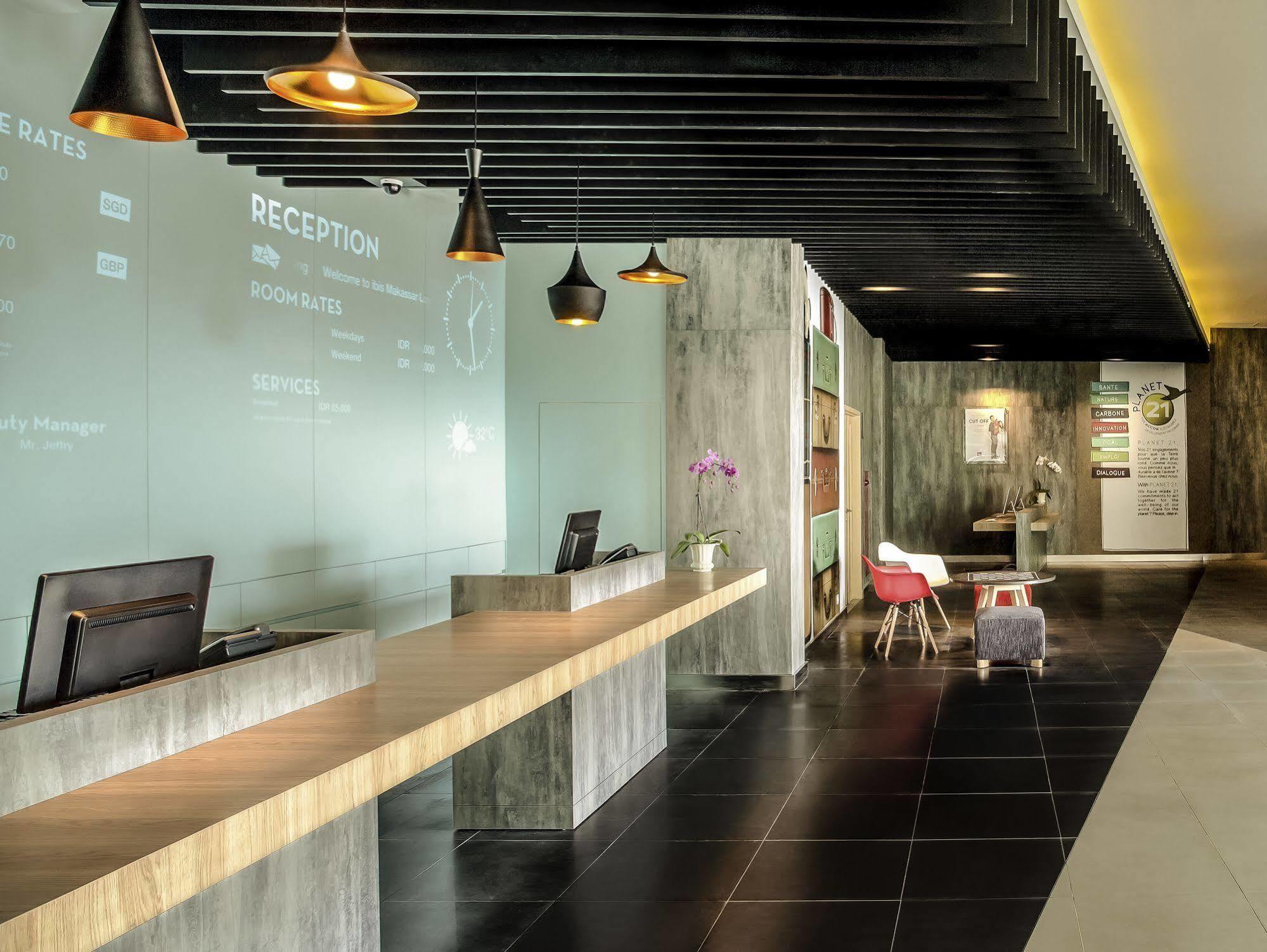 Ibis Makassar City Center Extérieur photo