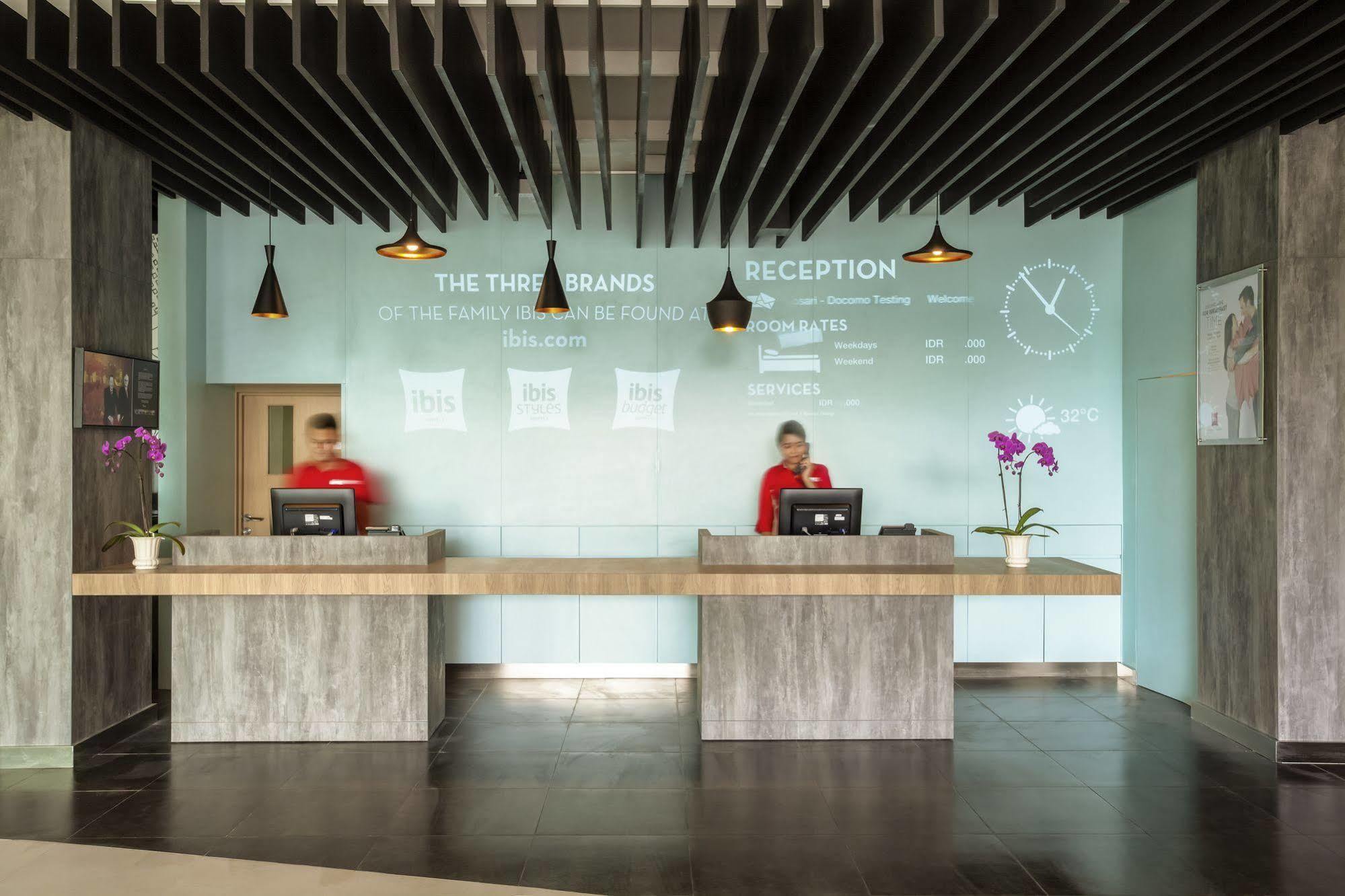 Ibis Makassar City Center Extérieur photo