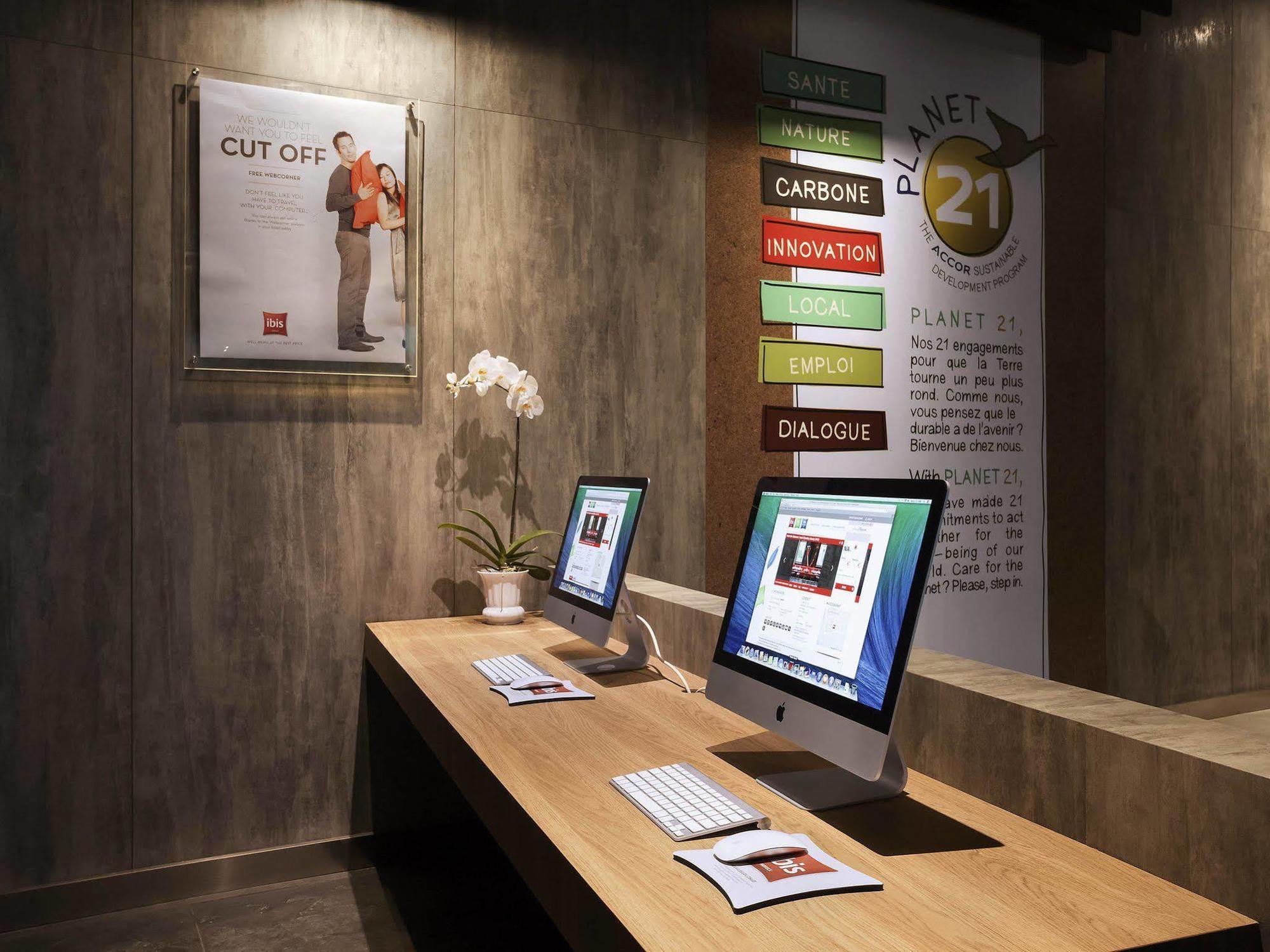 Ibis Makassar City Center Extérieur photo